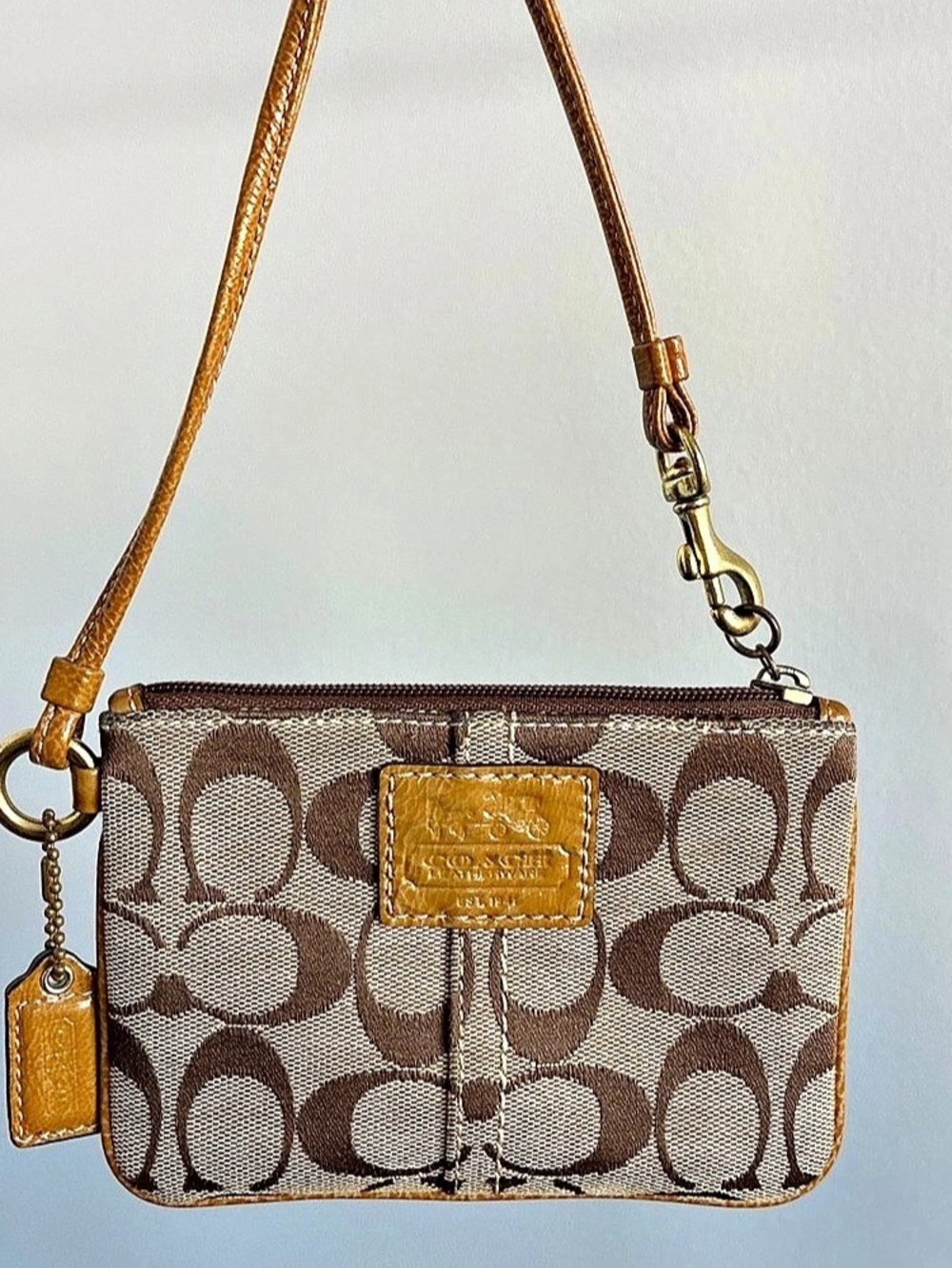 Coach Signature Small Corner Zip Wristlet Brown & Beige